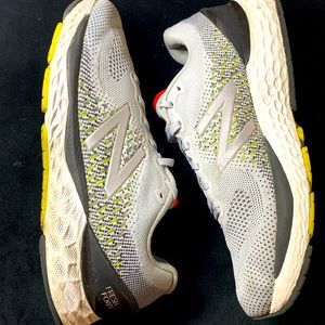 New Balance RUNNING/TRAINING 9.5 gently used